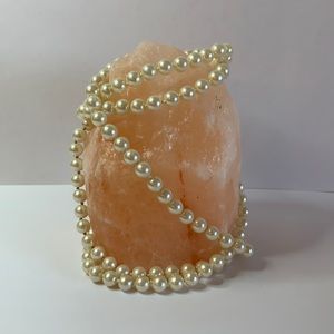 String of pearls, 28in